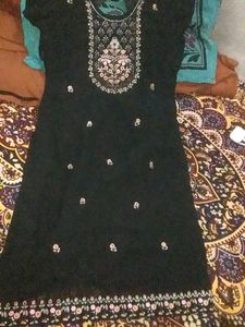 Black Suit With Chunni Or Pant