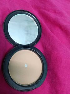 Maybelline New York Compact Powder (Beige Shade)