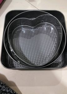 3 Cake Moulds