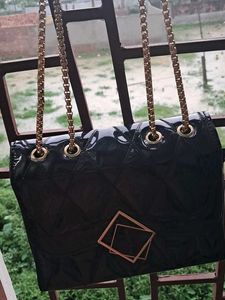 Black Patent Quilted Chain Bag🌷✨️
