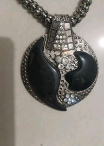 Party Wear Neckpiece