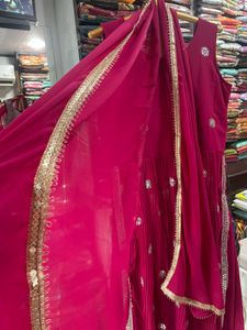Beautiful Nyra Cut Ethnic Set