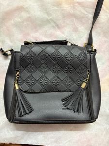 Black Multifunctional Slingbag
