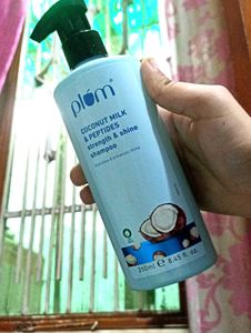 Plum Coconut Milk Shampoo 250+ Nail Polish Remover
