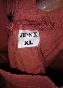 Pink Stretchable Leggings With Pattern Near Ankles