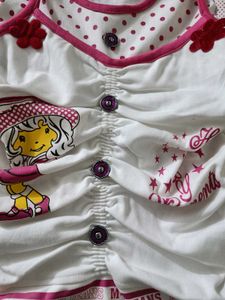 baby girl&#39;s shirt delightful pink polka dot design