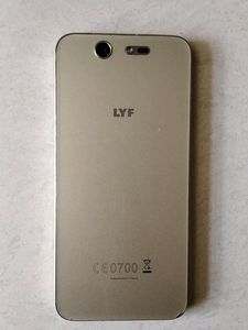 LYF EARTH 2, CASH ONLY PRICE: 3000