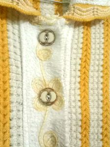 Wool Yellow 💛 And White 🤍 Sweater