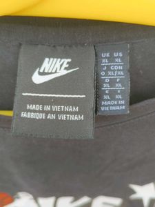 Nike Graphic T-Shirt