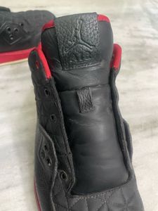 Used Original Jordan Clutch “Bred” — OG Pair