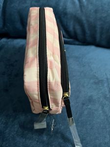 VS ICONIC STRIPE MAKEUP POUCH
