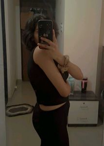 Black Sleeveless Tops