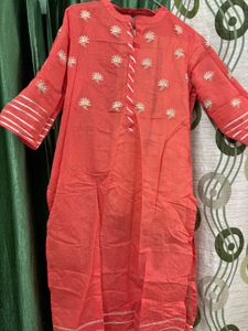 Elegant Embroidered Kurti