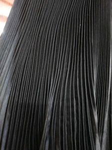 Women Satin Centrestage Pleated Skirt 🖤