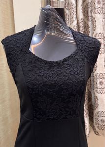 Black Bodycon Dress With Cap Sleeves By AND