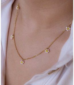 Daisy Chain Necklace Set
