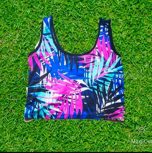 Multicolored printed Crop top, giving major Goa vibes 🌴💜Bust: 32-34 inches Length: 15.5 inches