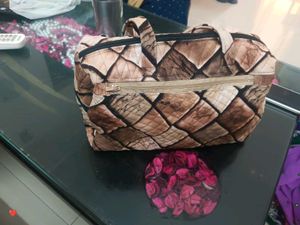 Artisan Crafted Quilted Handbag - Desi Andaz, Mode