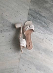 ✨️White Flats &amp; Sandals💟