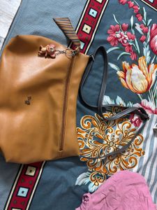 Baggie Sling Bag