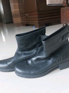 Flat Boots