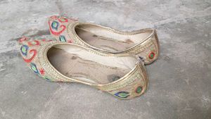 Embroidered Ethnic Jutti