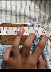 Levis Straight Fit Jean