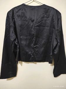 Elegant Black Cropped Jacket