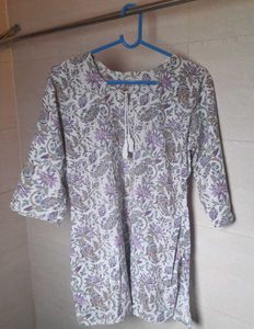 Floral Print Short Kurti 🤍