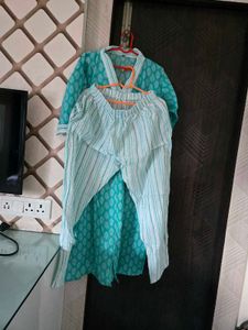 Elegant Blue Printed Kurta V neck