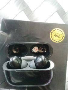 Black Earbuds