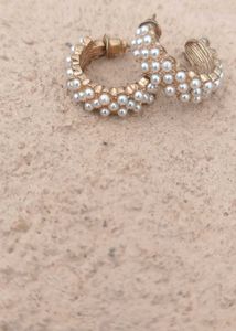 pearls earrings
