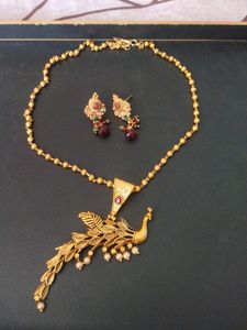 Peacock Design Necklace With Pearl
