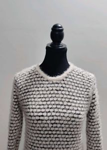 Stylish Patterned Knit Sweater