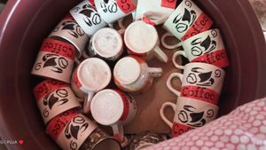 Unique Stone Pattern Mugs