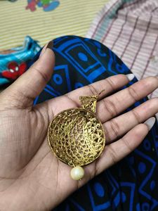 Golden Earing Party Wear