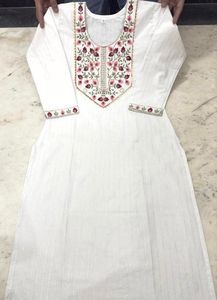 White &amp; Red Floral Printed Kurta Set