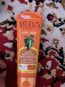 Skincare Bundle: Plum, Lotus Herbals &amp; Nivea