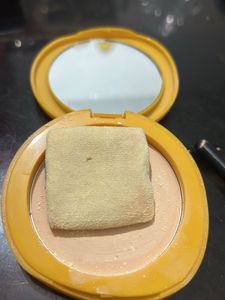 Lakme Sun Expert Compact Powder