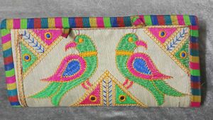 (SALE🔥)Rajasthani Embroidered Purse 💚