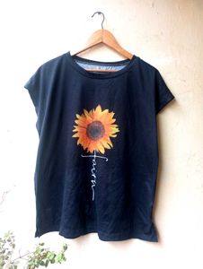 Sunflower Graphic Tshirt (Women)