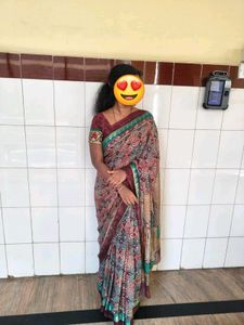 Pure Georgette Saree With Blouse