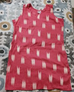 Printed Sleeveless Kurta Top