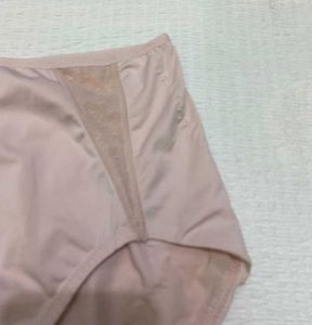 High waist brief stretch till 34