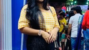 Crop top(Puff sleeves yellow &amp; white checkered)