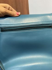 New 🆕 Sling Bag 💼
