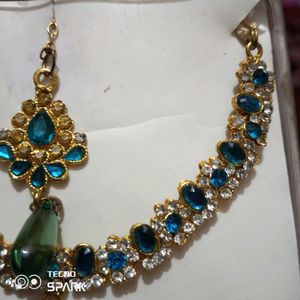 Gopi Bahu Jewellery Set With Mangtika