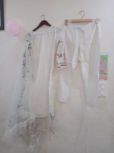 beautiful pakistani Kurta Set with ruffled dupatta