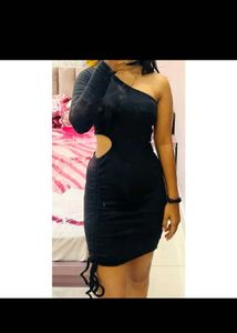 Chic Black One-Shoulder Dress