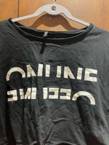 Black Crop Top with Bold Print – H&amp;M Divided